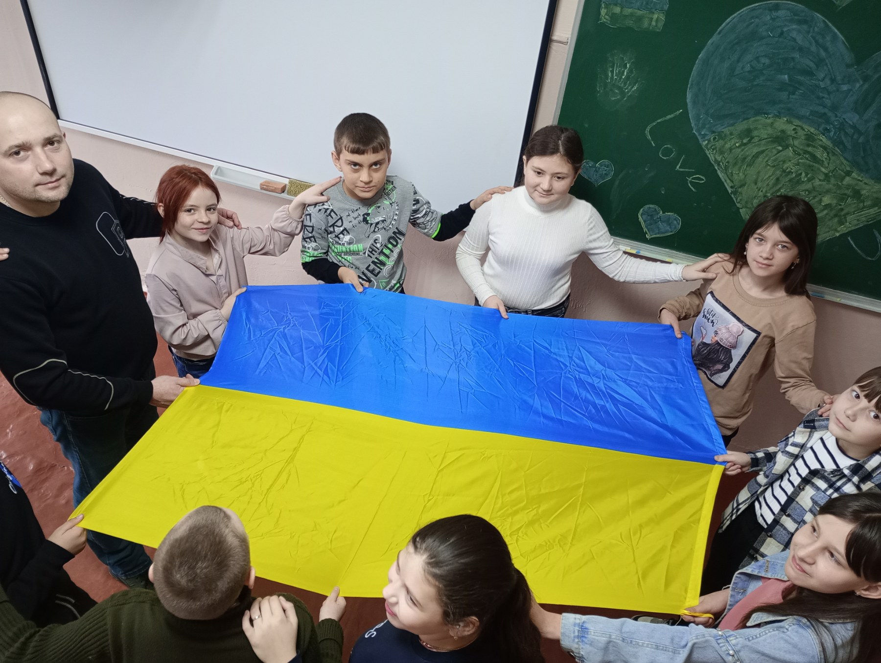 Щороку в країні до свята Дня соборності України в освітніх закладах відбуваються виховні заходи, як в окремих класах, так і на загальношкільному рівні, що мають на меті виховання патріотизму і любові до своєї батьківщини.
