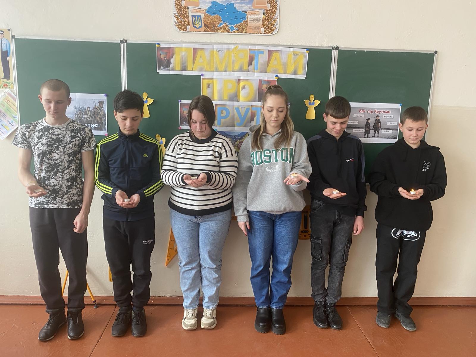 29 січня ми вшановуємо памʼять Героїв Крут- українських студентів та гімназистів, які у 1918 році стали символом незламності, відваги та любові до України.