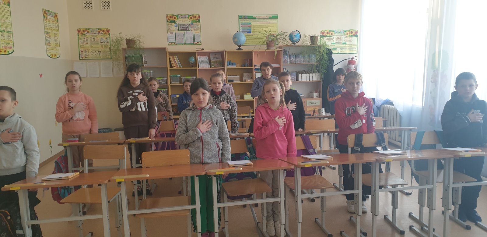 Година спілкування до Дня Соборності України, який відзначають 22 січня. Соборність – це не лише географічне об’єднання земель, а й духовна єдність, спільна історія, культура та мова. Це коли кожен українець відчуває себе частинкою чогось більшого, незламного цілого. 4 клас.