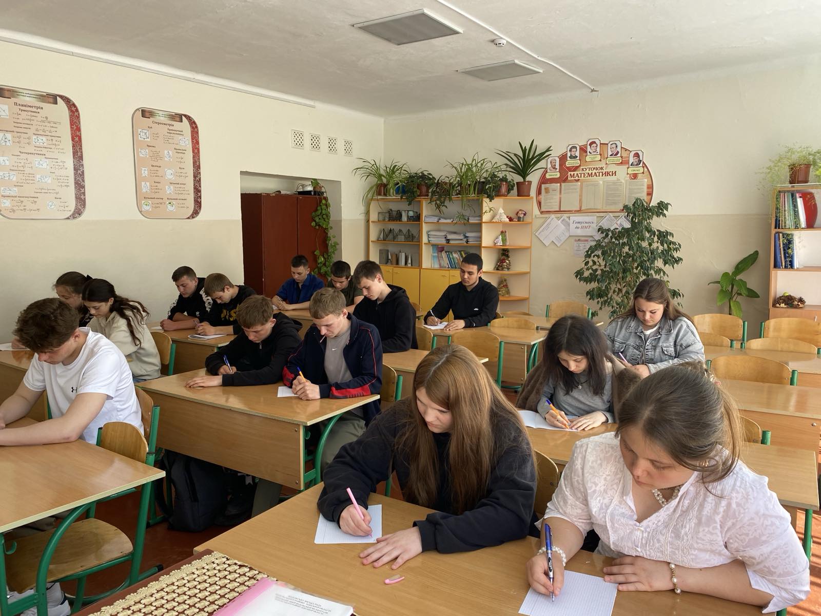 У 10 класі Липецького ліцею було проведено тестування на тему «Здорове харчування: перевірка знань».